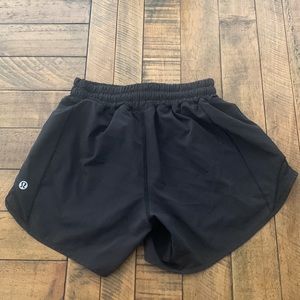 Lulu Lemon Low-rise Hotty Hot Lined Short 2.5”